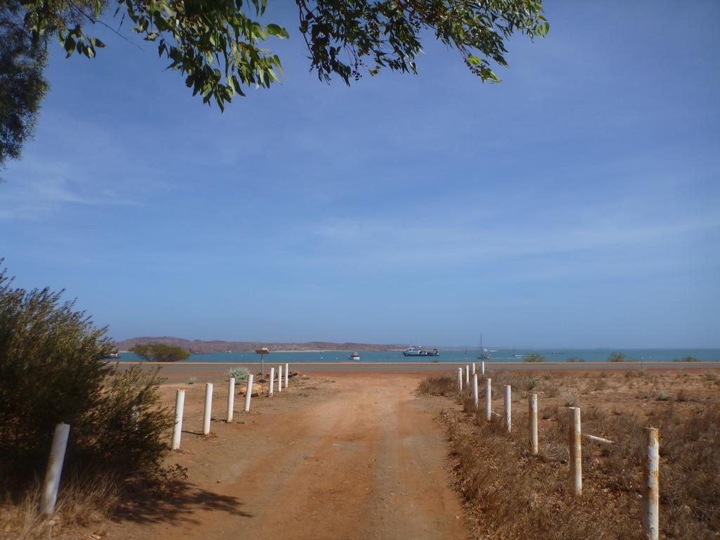 Dampier Mermaid Hotel Karratha Экстерьер фото