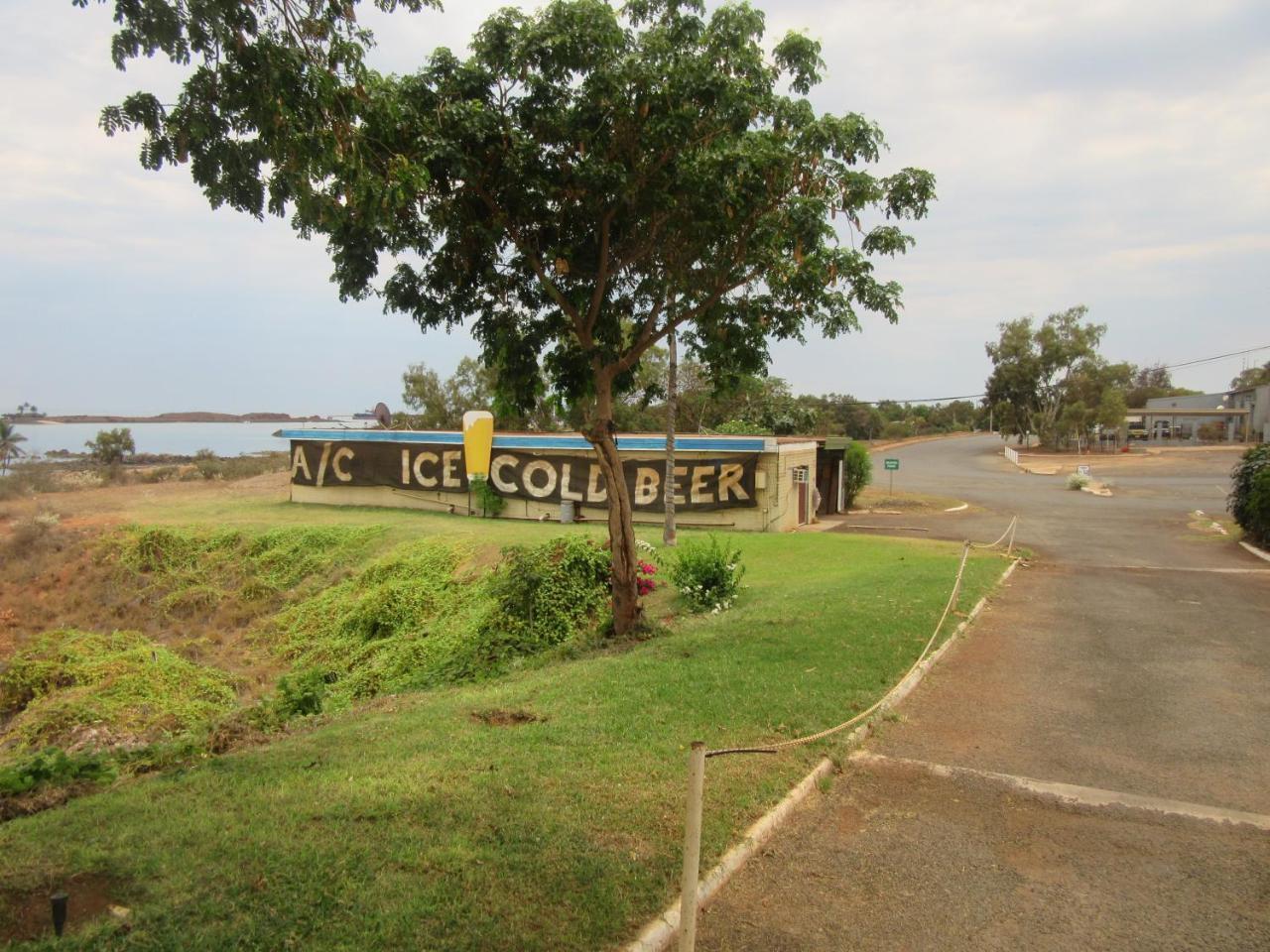 Dampier Mermaid Hotel Karratha Экстерьер фото